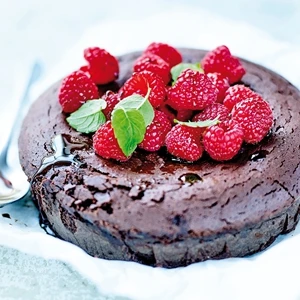 葡萄香醋覆盆莓黑巧克力蛋糕