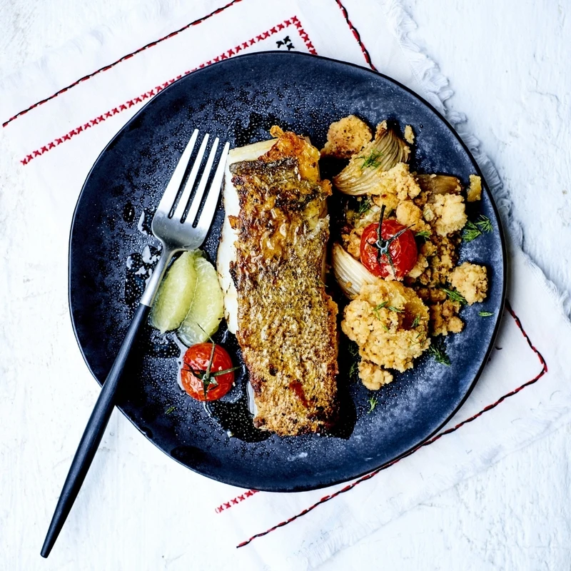 橄欖醬香鱈魚佐茴香時蔬與甜柚